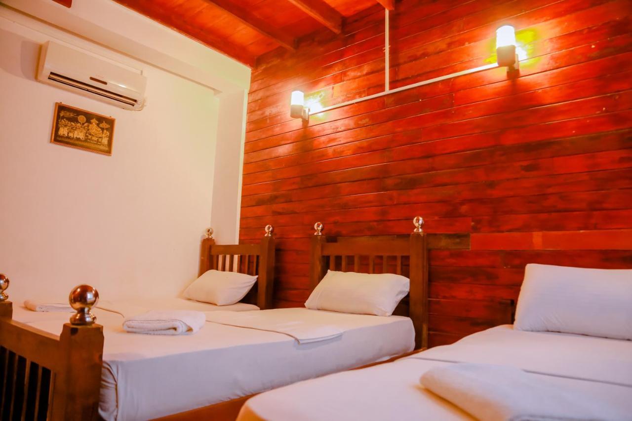 Coral Beach Hotel Mirissa Buitenkant foto