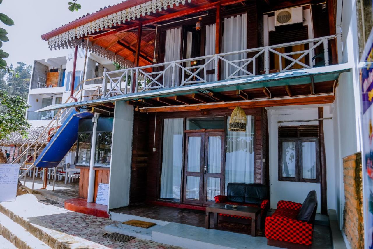 Coral Beach Hotel Mirissa Buitenkant foto