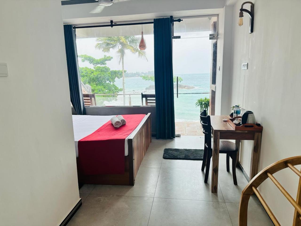 Coral Beach Hotel Mirissa Buitenkant foto