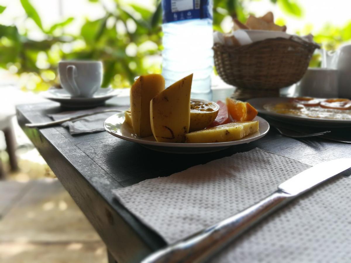 Coral Beach Hotel Mirissa Buitenkant foto