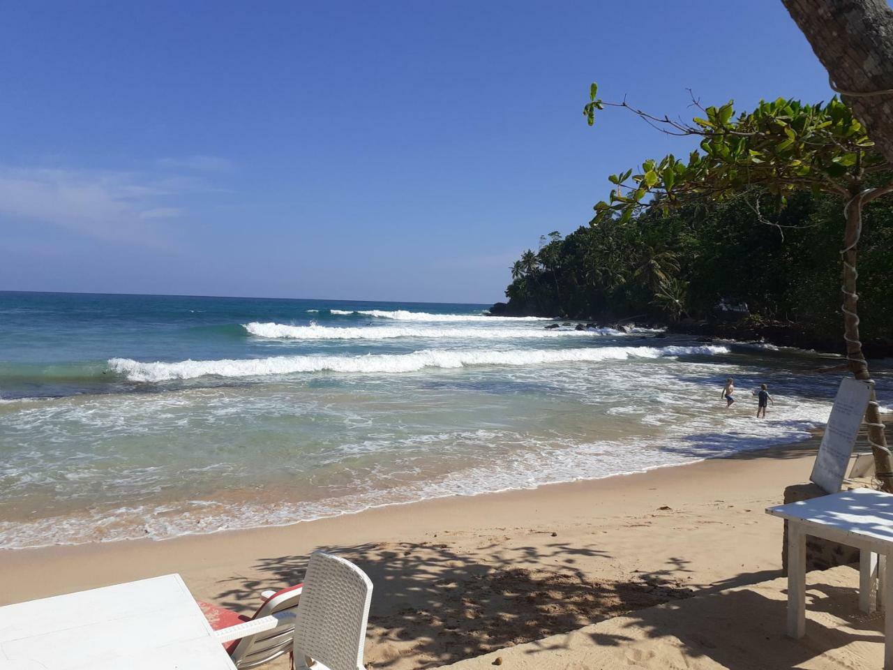 Coral Beach Hotel Mirissa Buitenkant foto