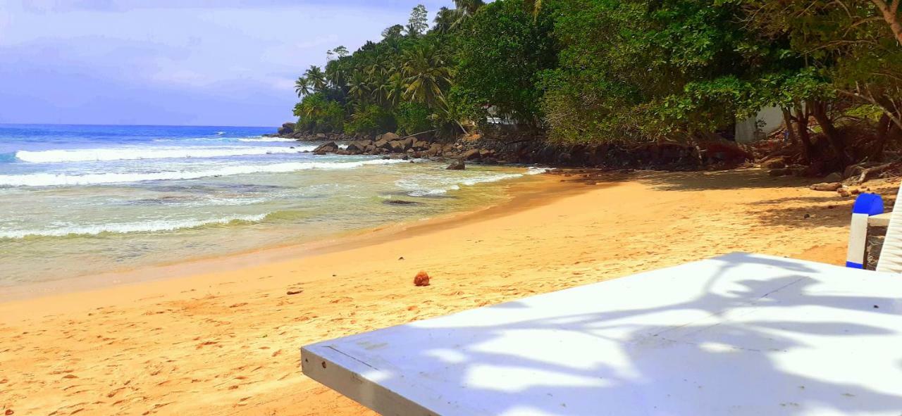 Coral Beach Hotel Mirissa Buitenkant foto